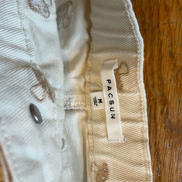 PacSun Women's Ivory Embroidered Elastic Waist Shorts Size M - Picture 3 of 4